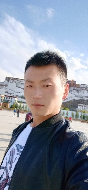 阳光下的小草的第一张照片--永登父母相亲团